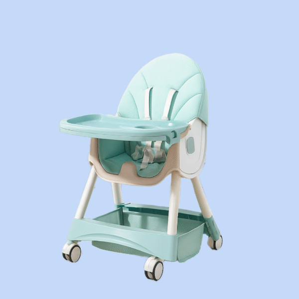 Silla mecedora con babero, vaso entrenador y plato de comida